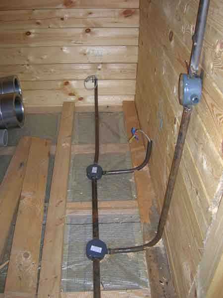 6 советов по монтажу электропроводки в деревянном доме