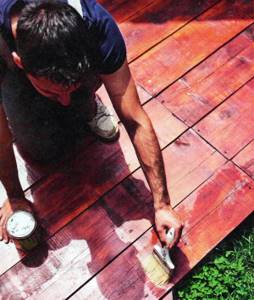 9 советов по выбору средств для защиты древесины от гниения, влаги и возгорания