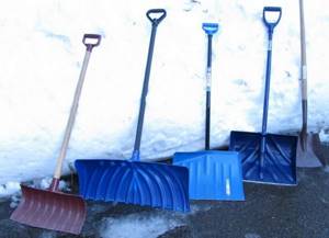 Выбираем скребок для уборки снега: 7 советов