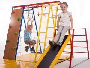 Детский спортивный комплекс для дома: 9 советов по выбору детского спортивного уголка
